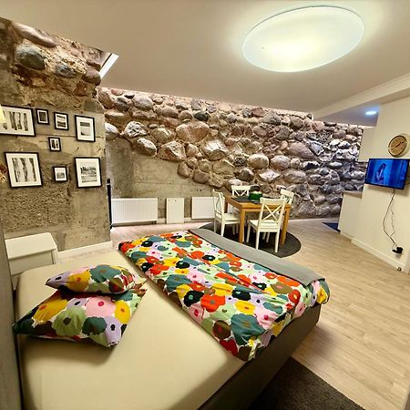 Six Apartment Simona Vilnius Bagian luar foto